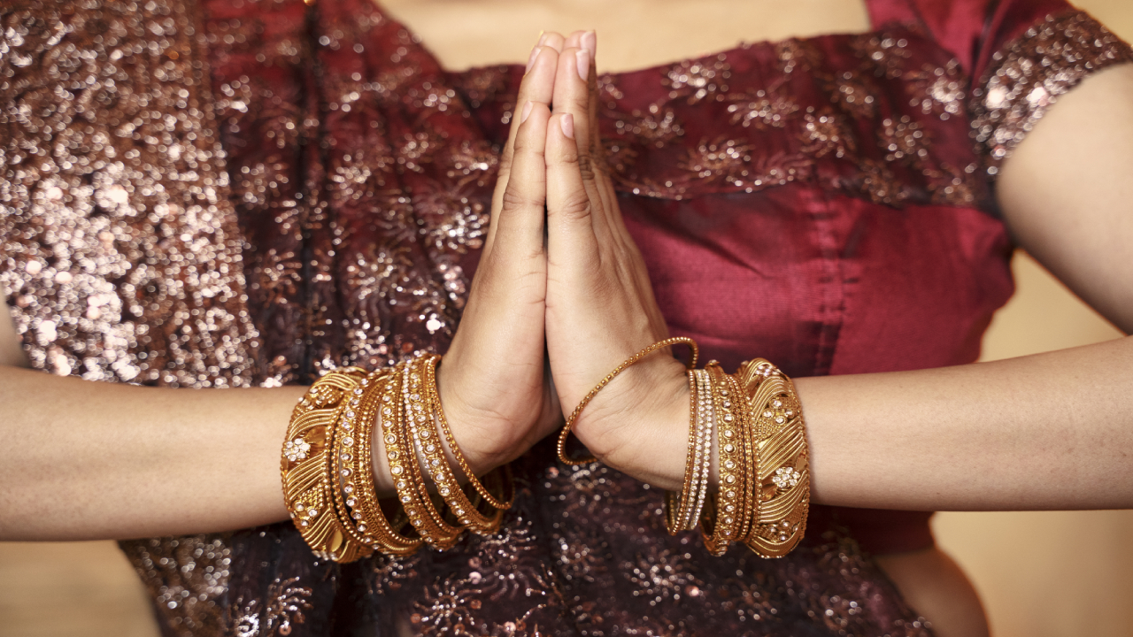 The Fascinating History of Bangles' Circular Shape